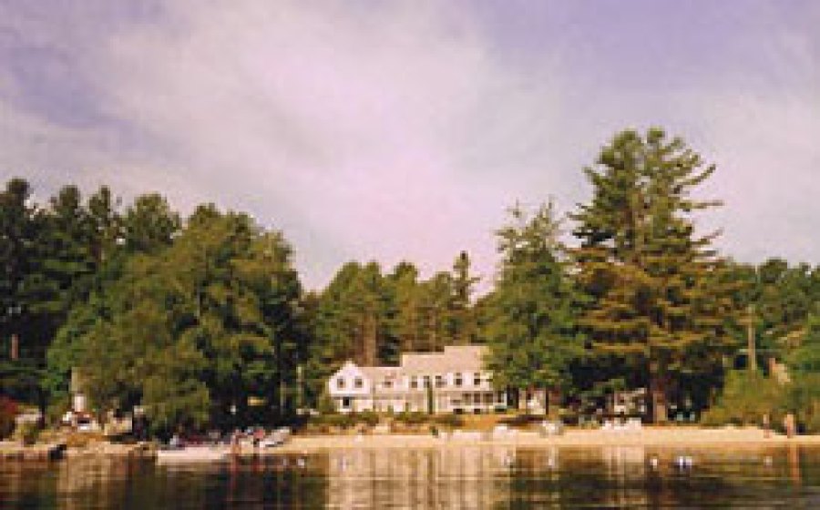 Round Table Lodge and Cottages near Sebago Lake