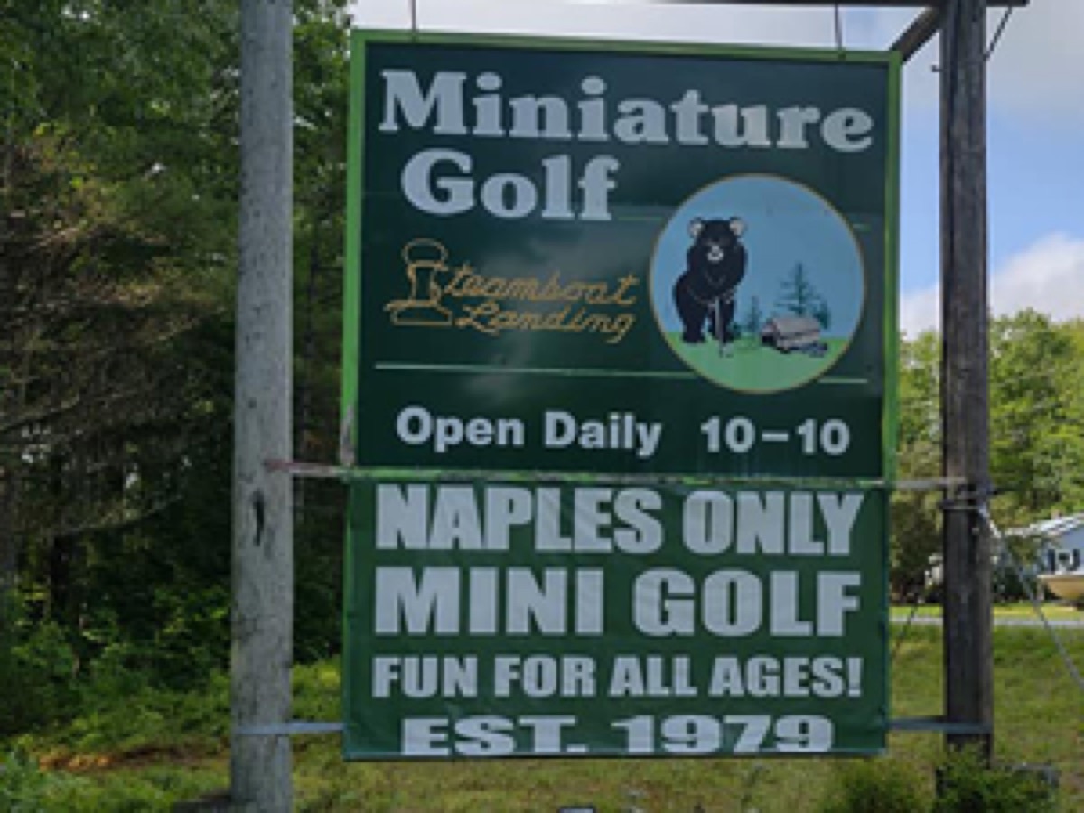 Mini golf near Sebago Lake